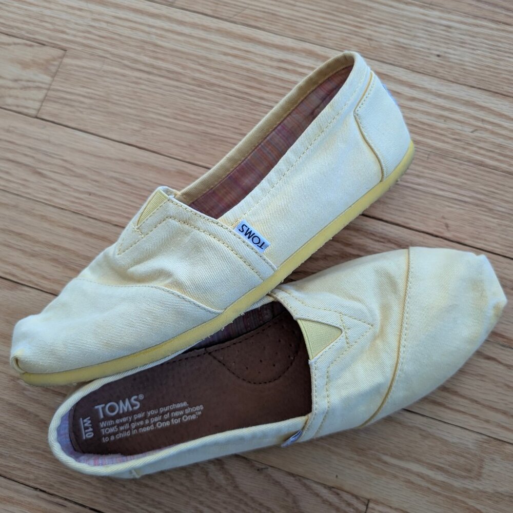 EUC Pastel Yellow Toms Slip on Flats Women's 10 Worn Twice Canvas shoes Vegan